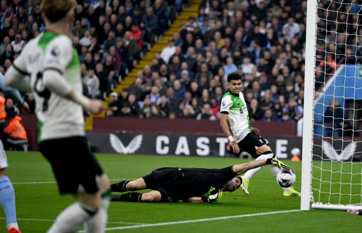 开云APP-关于利物浦惨败于客场，球迷纷纷表示失望的信息