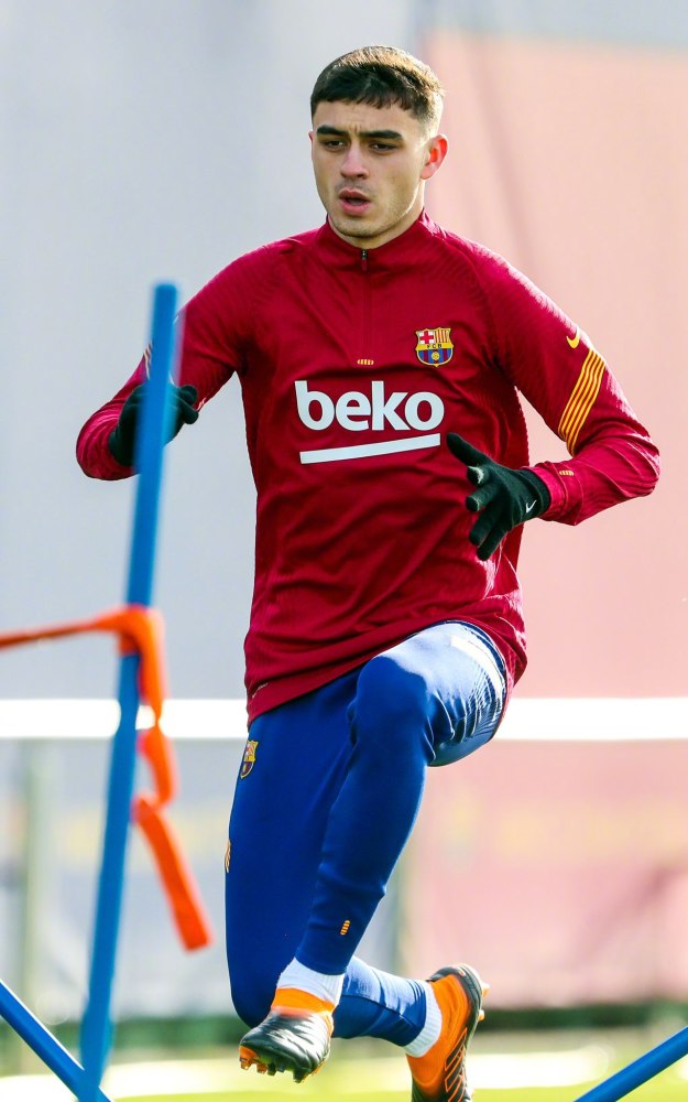 包含巴塞罗那后防线再度被攻破,主帅面临压力的词条 包含巴塞罗那后防线再度被攻破,主帅面临压力的词条