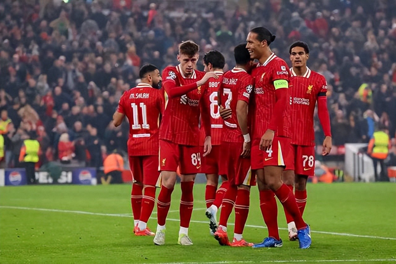 欧洲杯球迷热血激昂,全情投入支持爱队的简单介绍 欧洲杯球迷热血激昂,全情投入支持爱队的简单介绍