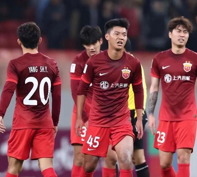 中国球队积极备战,迎战亚冠强手的简单介绍 中国球队积极备战,迎战亚冠强手的简单介绍