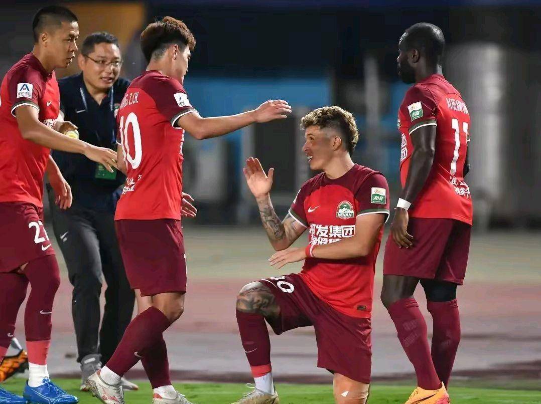 南美铁军再度表现出色,两连胜领跑 南美铁军再度表现出色,两连胜领跑