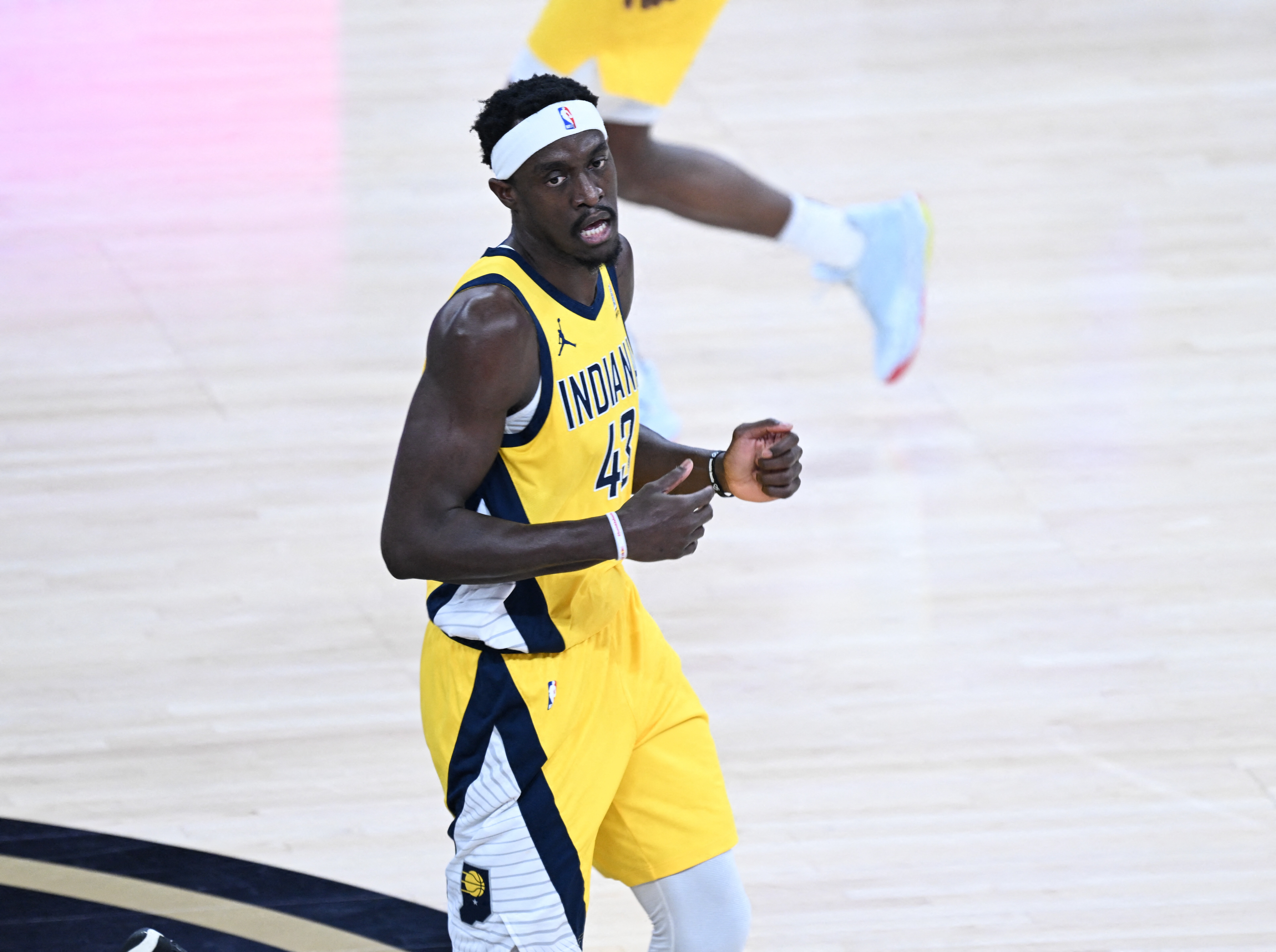 开云体育入口-包含猛龙主场力克热火，西亚卡姆表现抢眼的词条