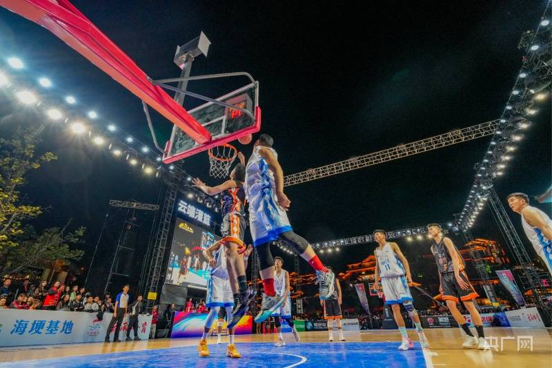 开云体育下载-篮球联赛总决赛火热开打，球队实力对决的简单介绍