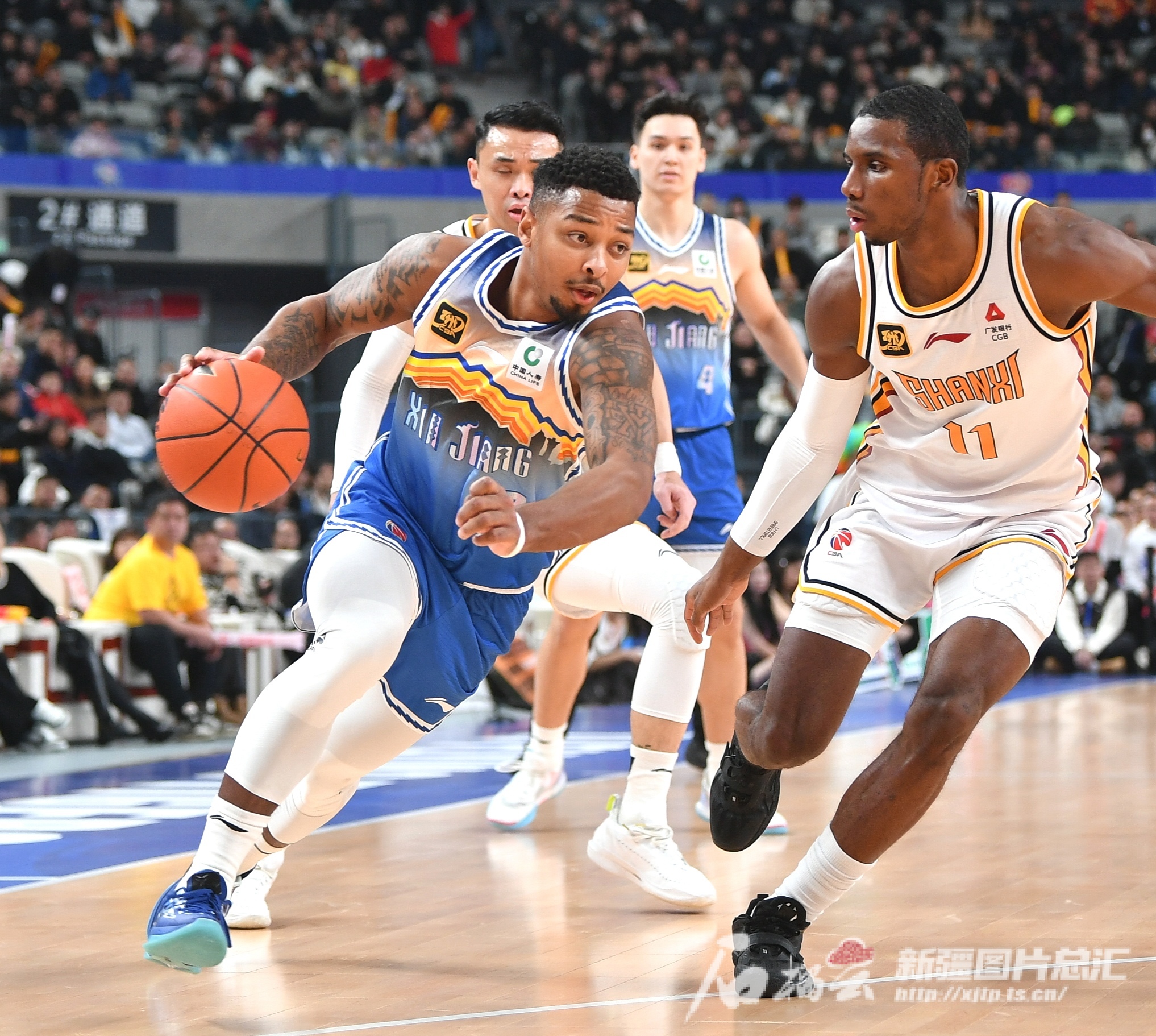 开云体育平台APP-新疆男篮在比赛中展现实力，不畏强敌