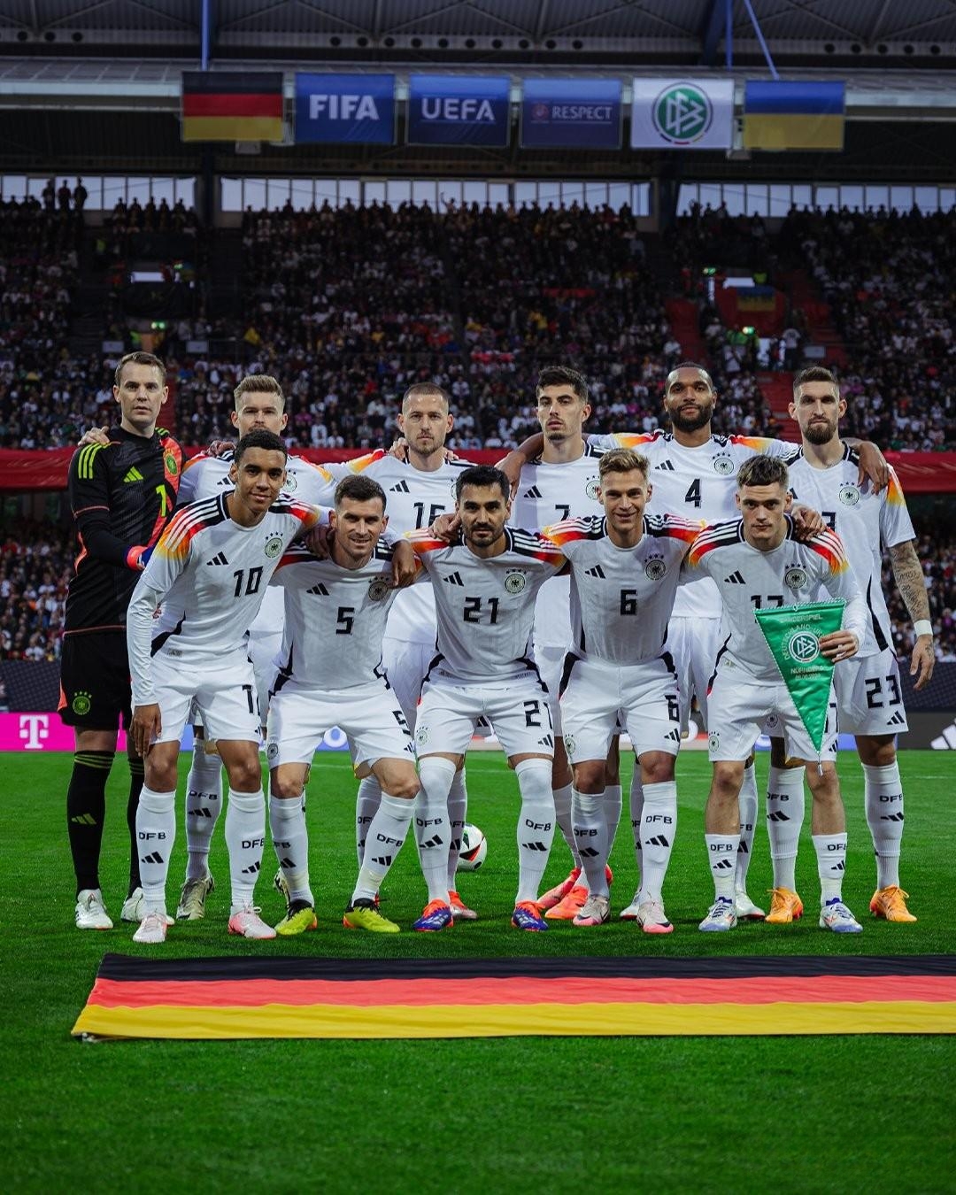 开云平台-包含希腊队斗志昂扬，晋级欧锦赛季军之争的词条