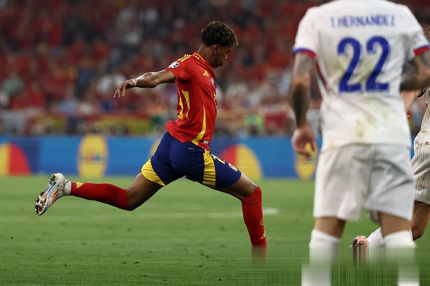 关于欧洲足球界传来重磅消息!巨星受伤影响赛季前景的信息 关于欧洲足球界传来重磅消息!巨星受伤影响赛季前景的信息