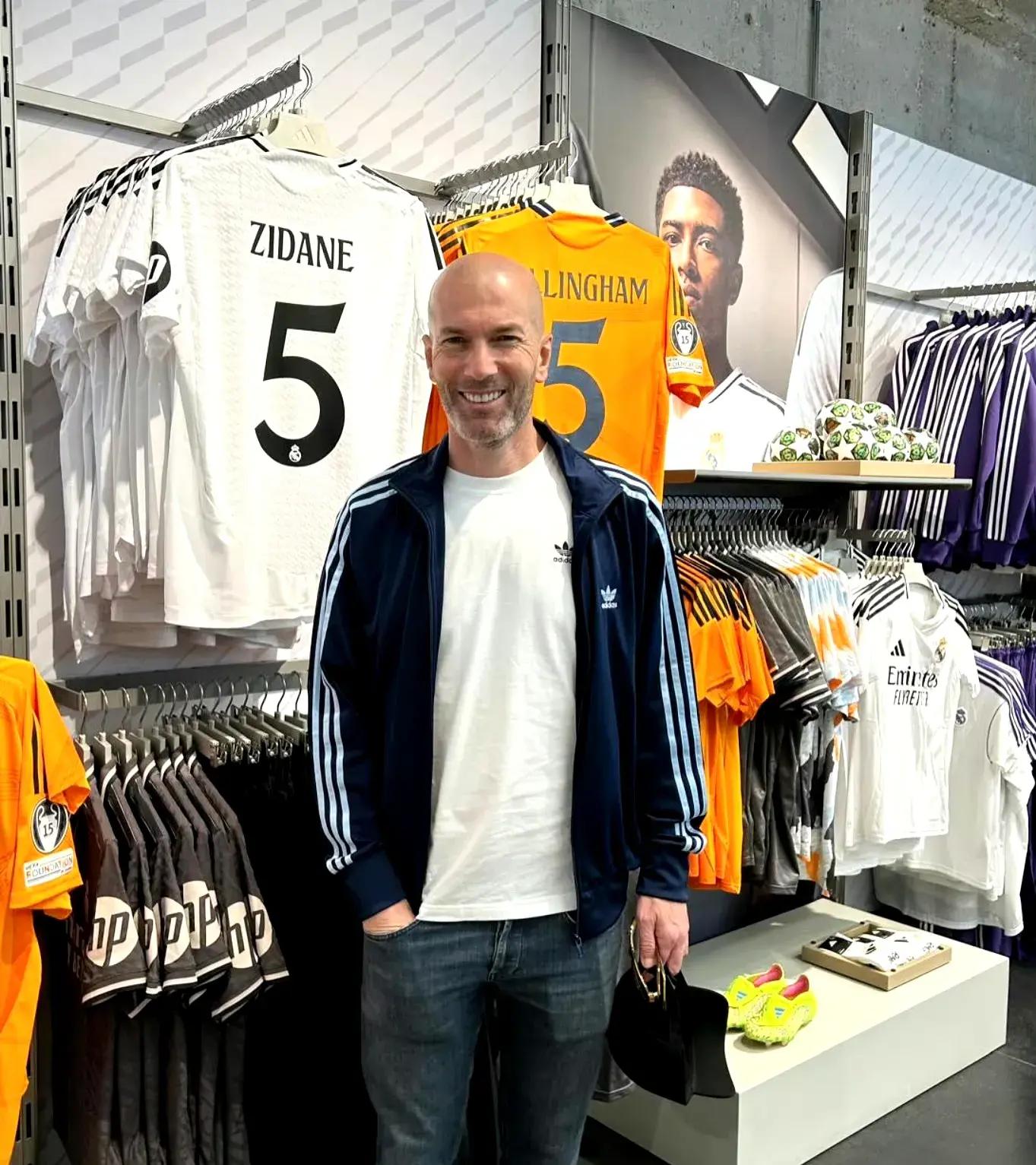 包含齐达内战术奏效,皇马晋级欧冠四强的词条 包含齐达内战术奏效,皇马晋级欧冠四强的词条