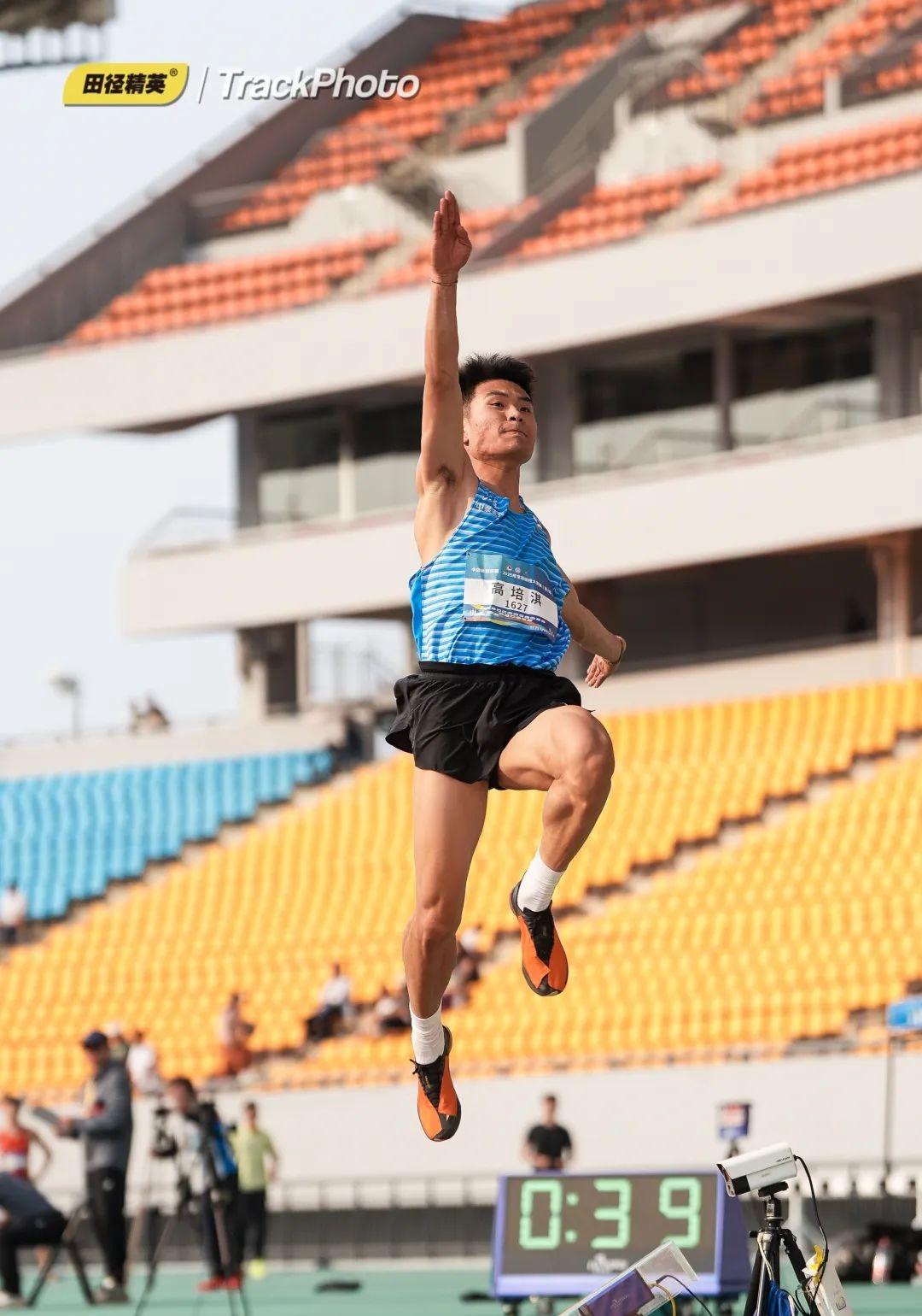 田径选手突破纪录,勇夺金牌 田径选手突破纪录,勇夺金牌