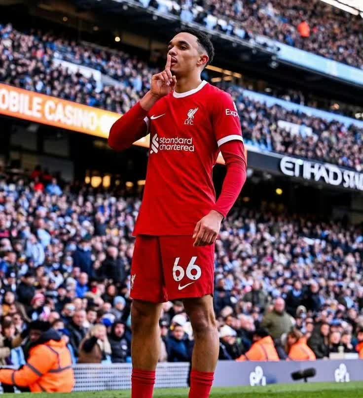 开云官网-利物浦中场大将复出后进球，球队攻防平衡再现