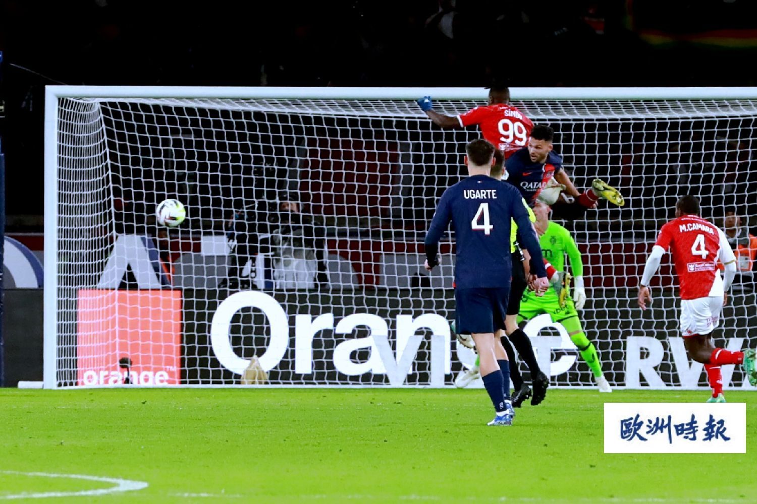 尼斯主场击败摩纳哥,继续领跑榜首 尼斯主场击败摩纳哥,继续领跑榜首