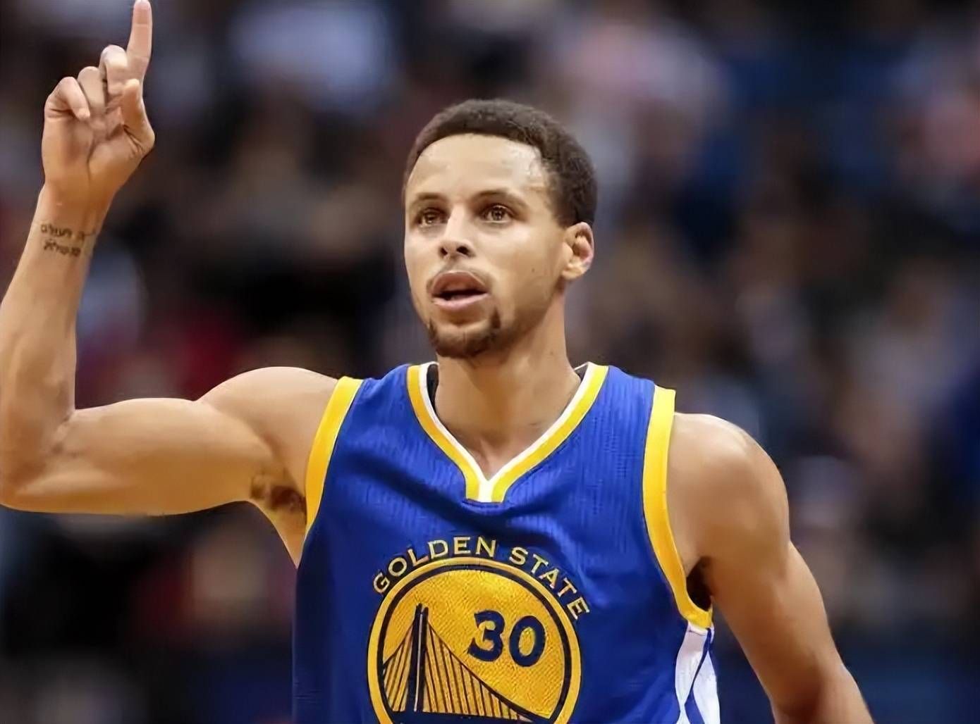 关于勇士队两连胜取得良好开局,库里状态回勇的信息 关于勇士队两连胜取得良好开局,库里状态回勇的信息