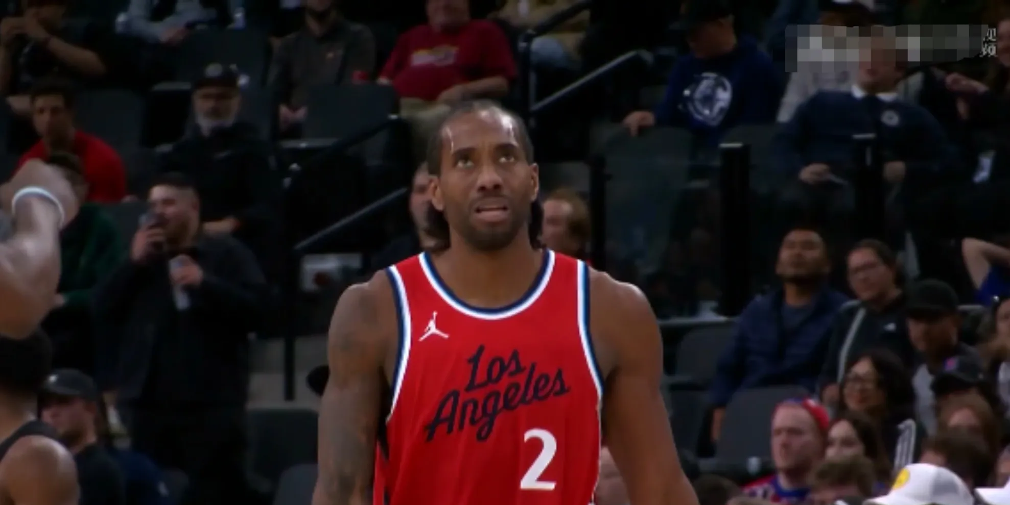 快船险胜独行侠,伦纳德发挥稳定 快船险胜独行侠,伦纳德发挥稳定