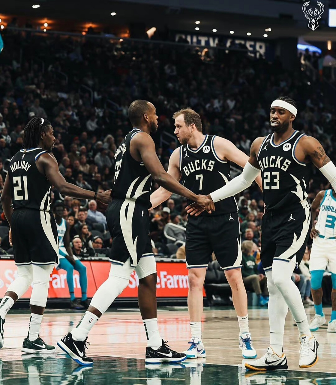 关于雄鹿大胜篮网,字母哥独得33分的信息 关于雄鹿大胜篮网,字母哥独得33分的信息