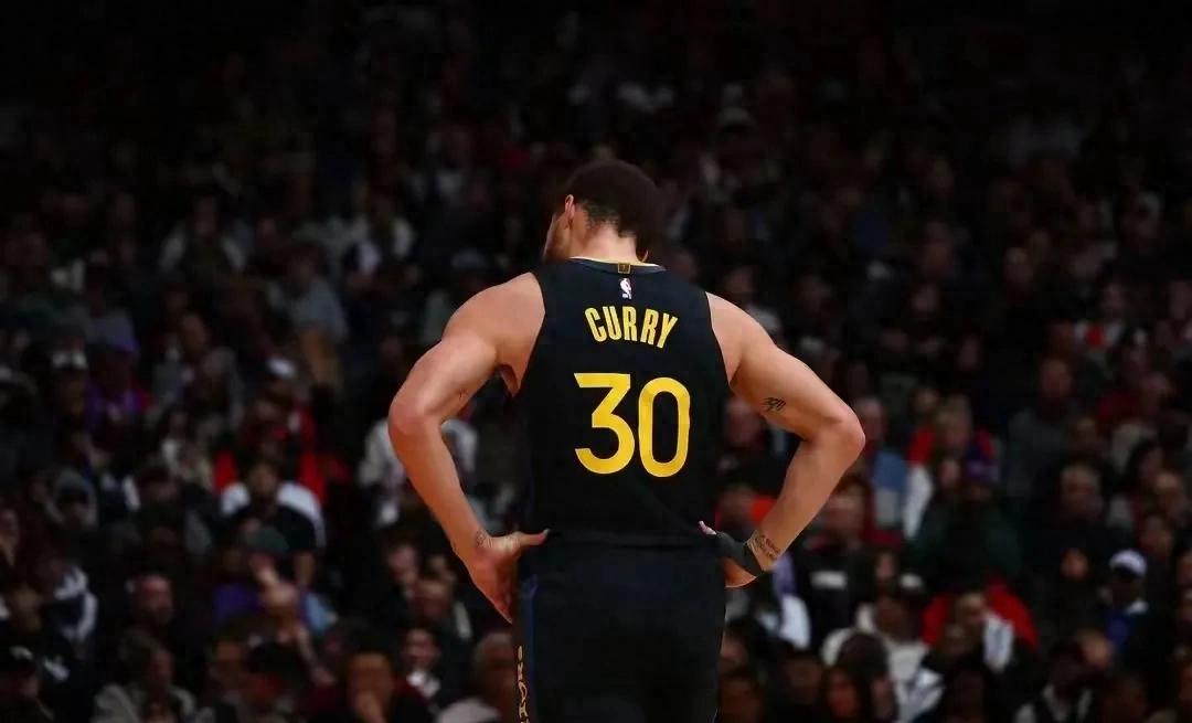 勇士取得对爵士的关键胜利 勇士取得对爵士的关键胜利