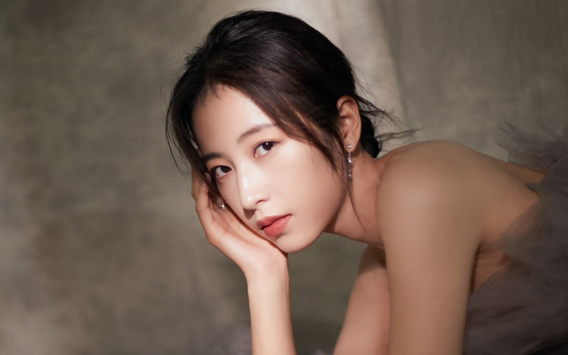 开云体育APP下载-东西方竞技场的双重奏，当约基奇的冠军级表现照亮辽宁队的突围之路