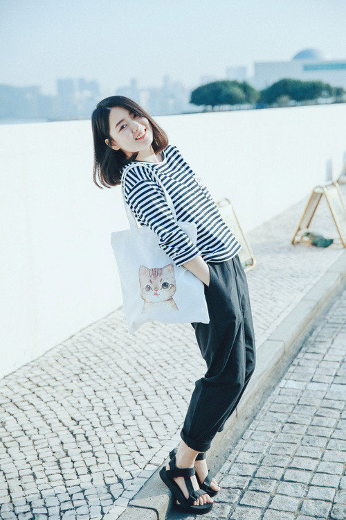 开云体育登录-爱德华兹爆砍生涯新高，开拓者攻防一体全面压制76人取关键胜利