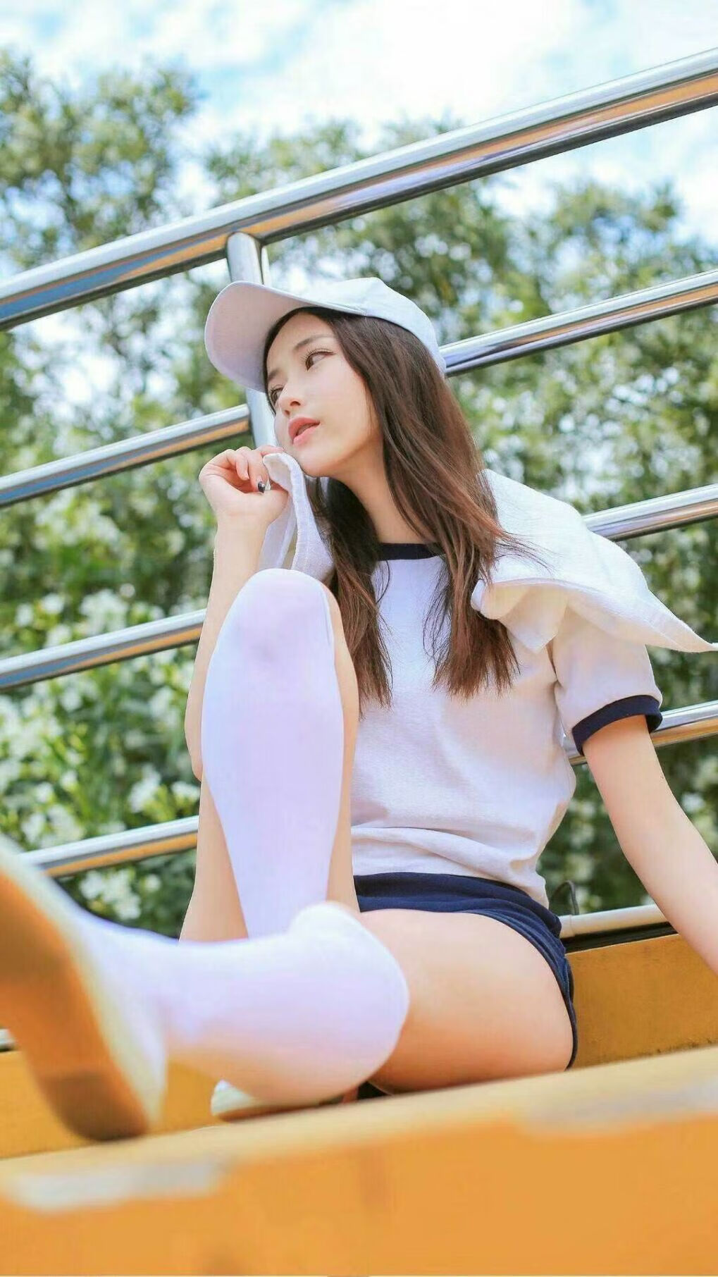 霍勒迪现象级表演撕裂防守,马刺团队重压令广厦窒息