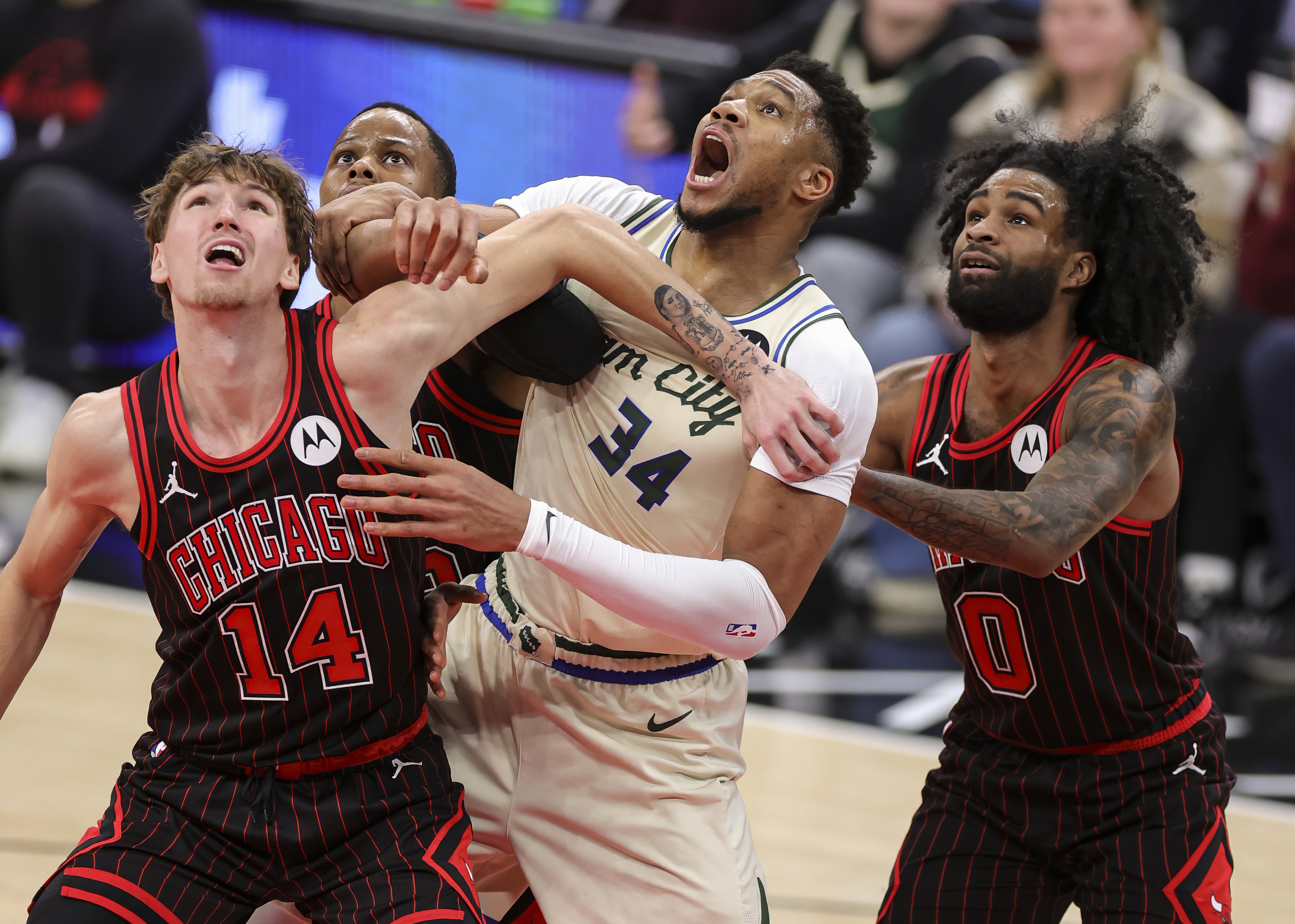 开云体育app-快船对阵雄鹿，英格拉姆持续制造杀伤